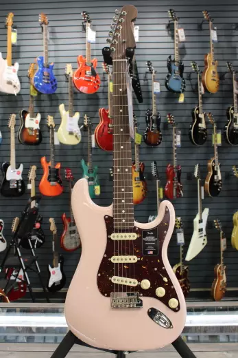Fender - Limited Edition American Professional II Stratocaster with Case - Shell Pink